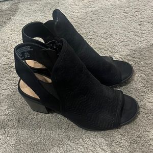 Black healed open toed booties